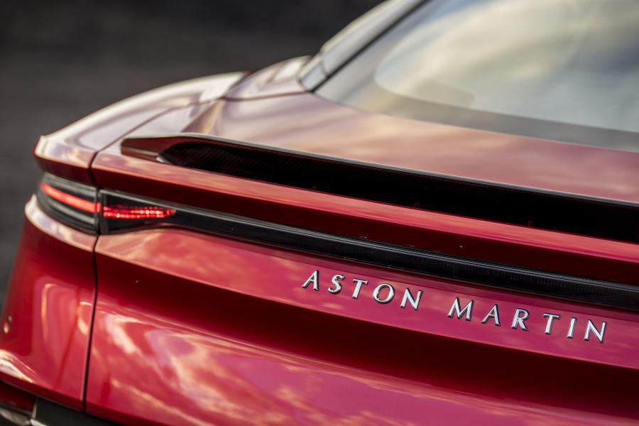 Детали экстерьера Aston Martin DBS Superleggera 2018 года  (WW) (фото 34 из 46)